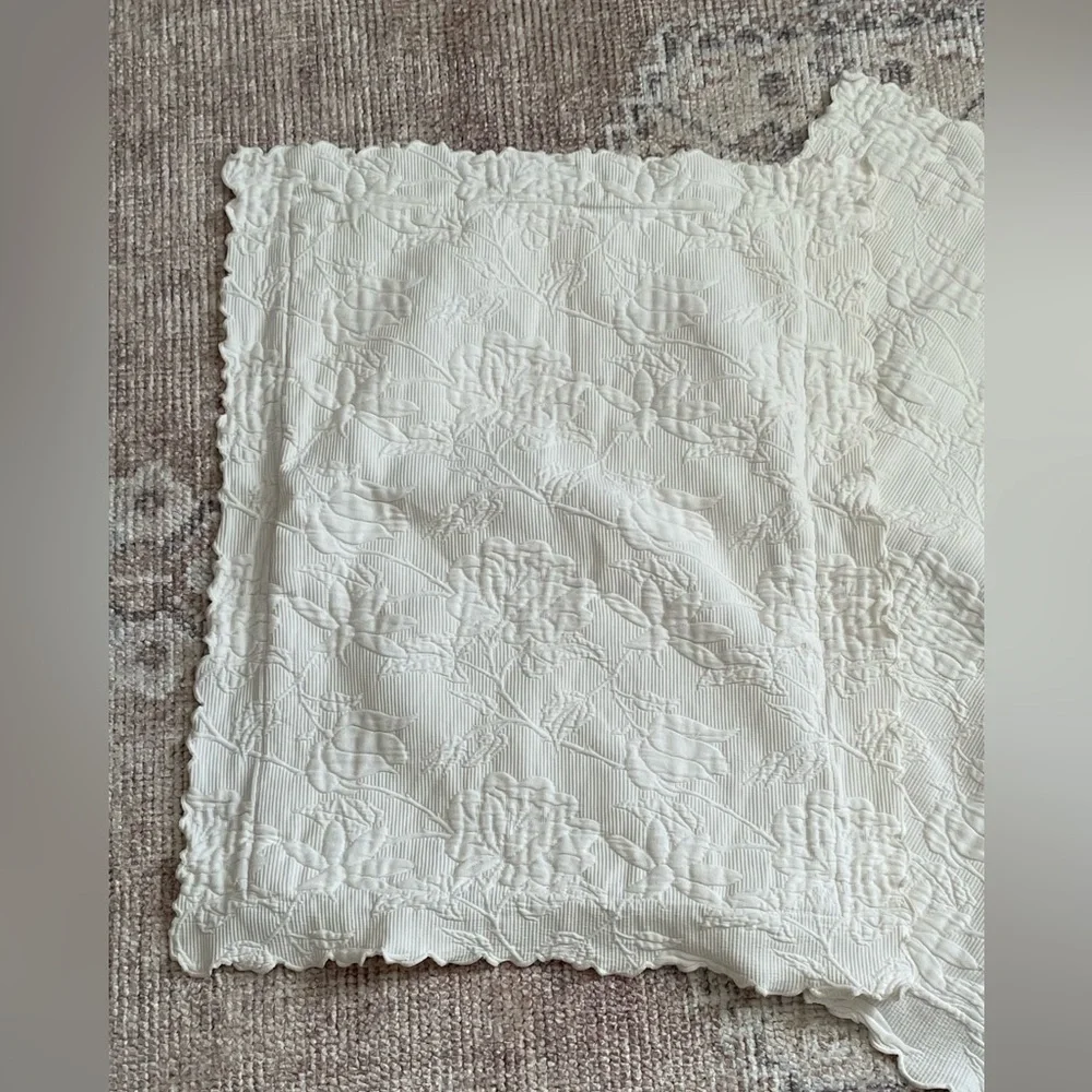 Peacock Alley Cream Scalloped Edge 2/  Pillow Shams